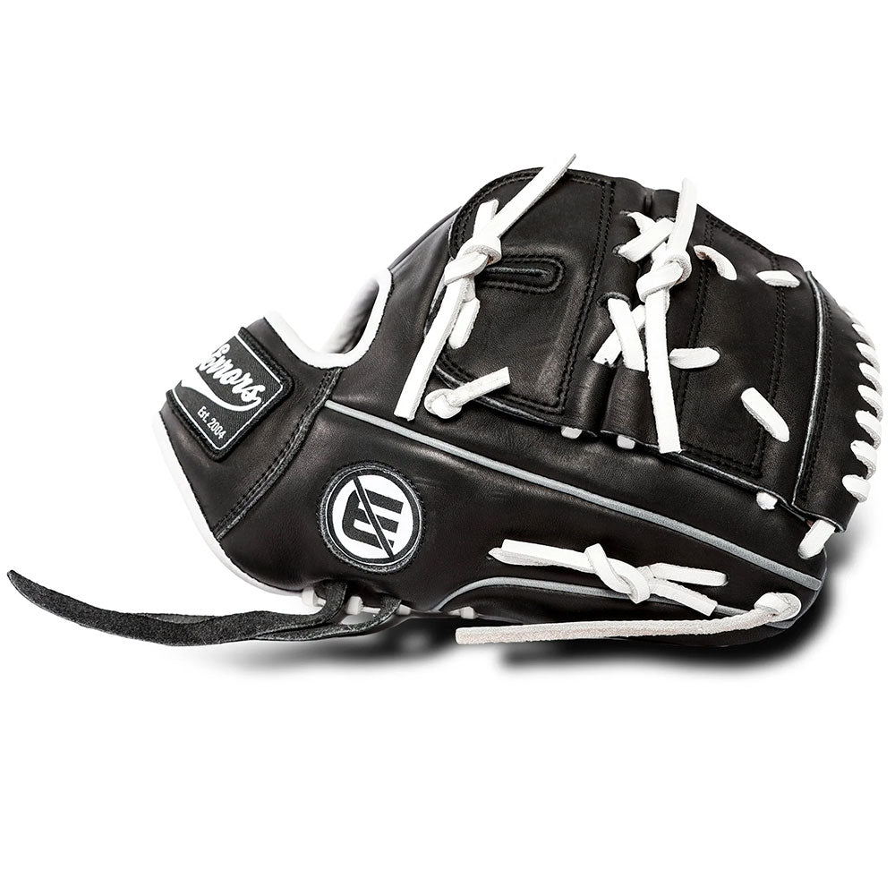 Side profile of an outfielder’s glove, built for extended reach and support